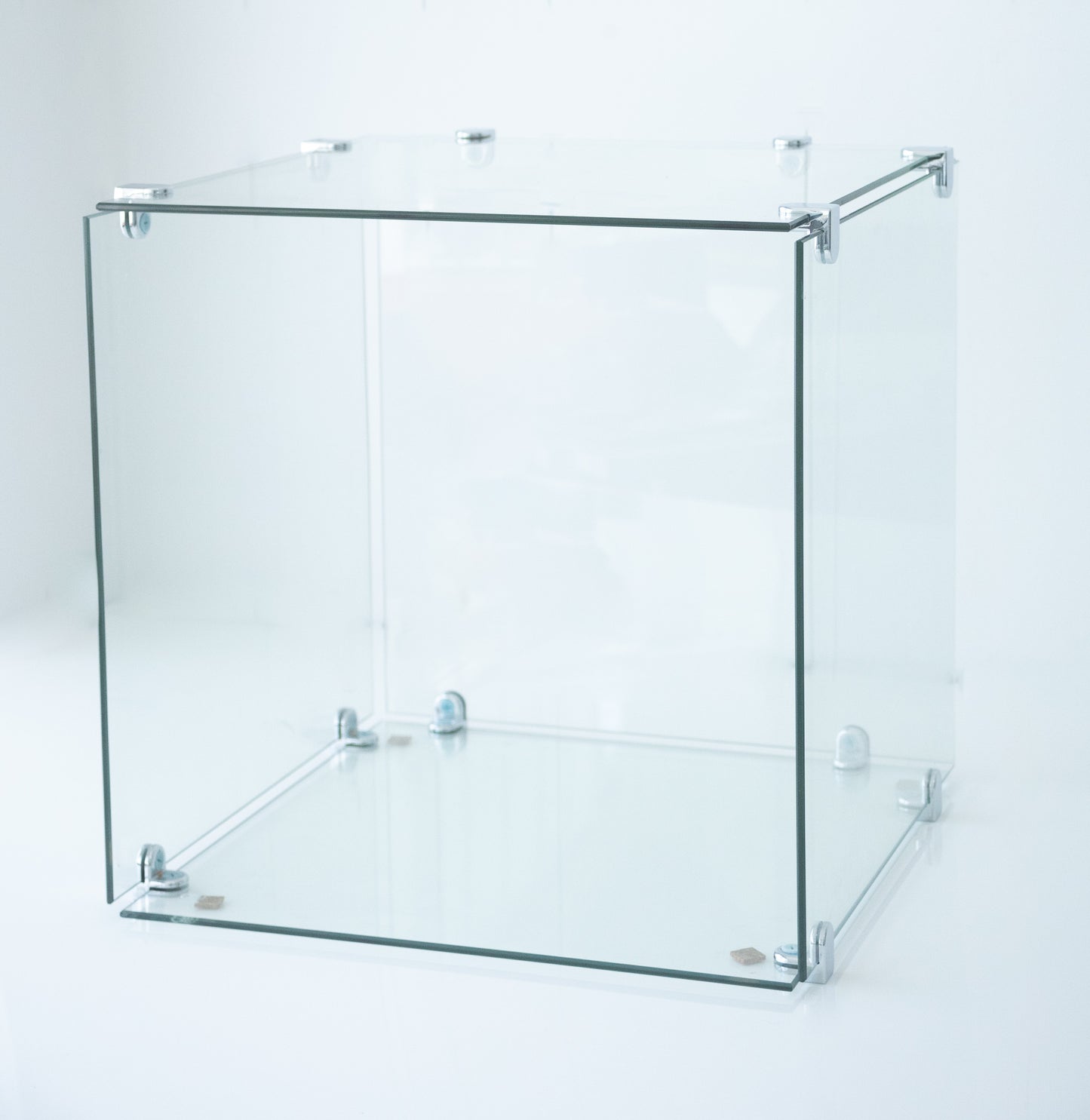 Customizable Glass Display Cubes