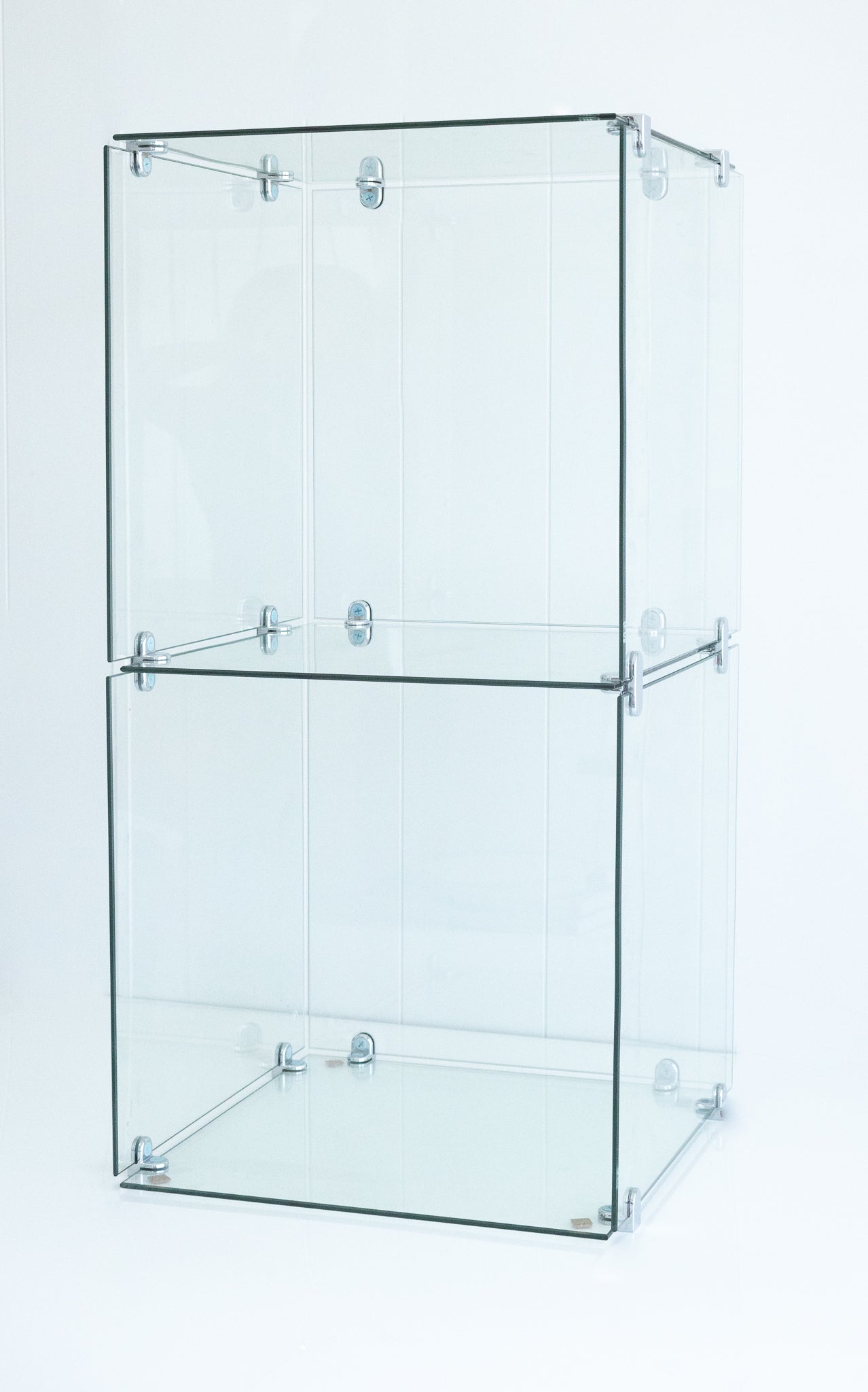 Customizable Glass Display Cubes