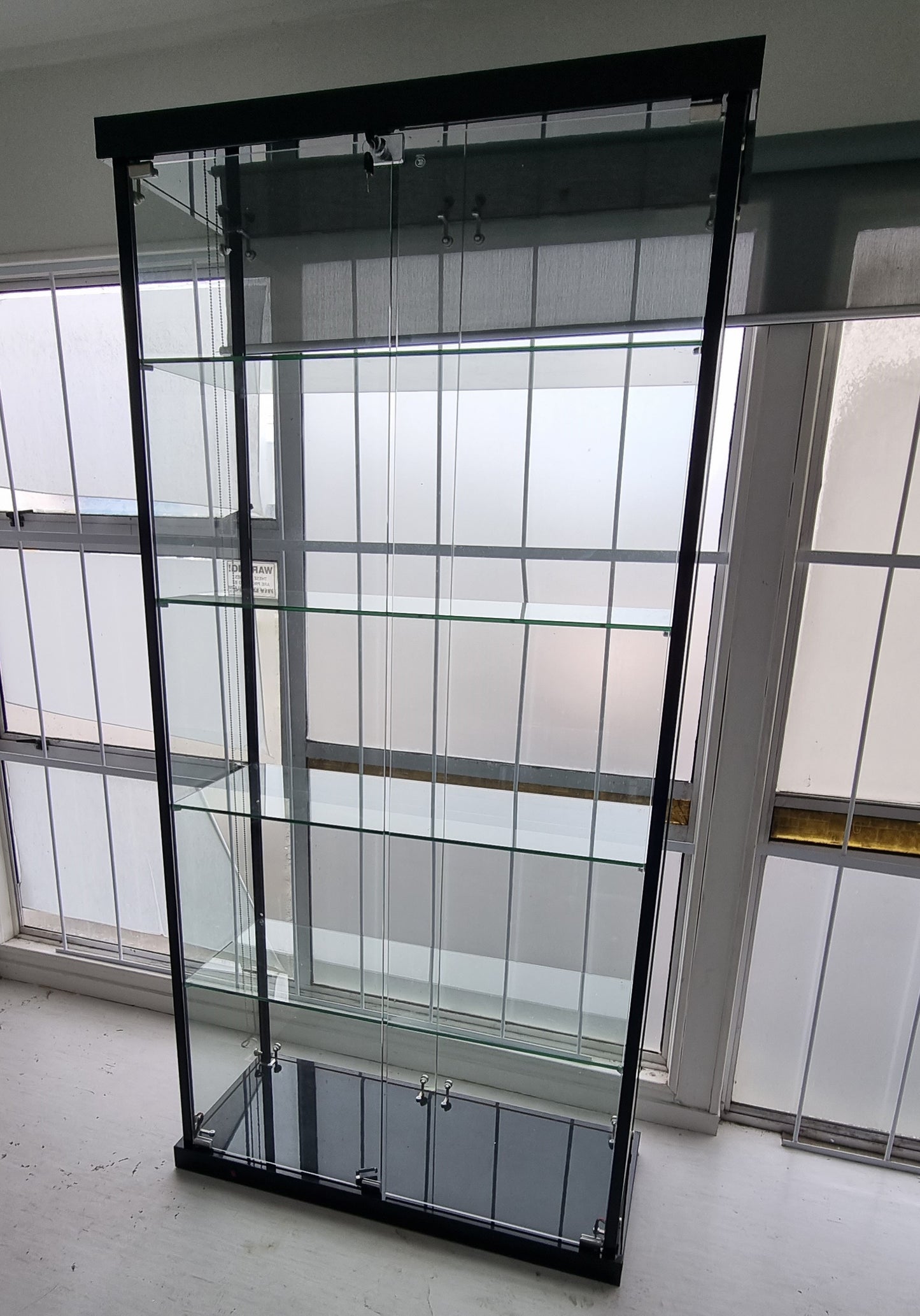 Glass Cabinet Premium 1000w x 400d x 2000h (DUG201)