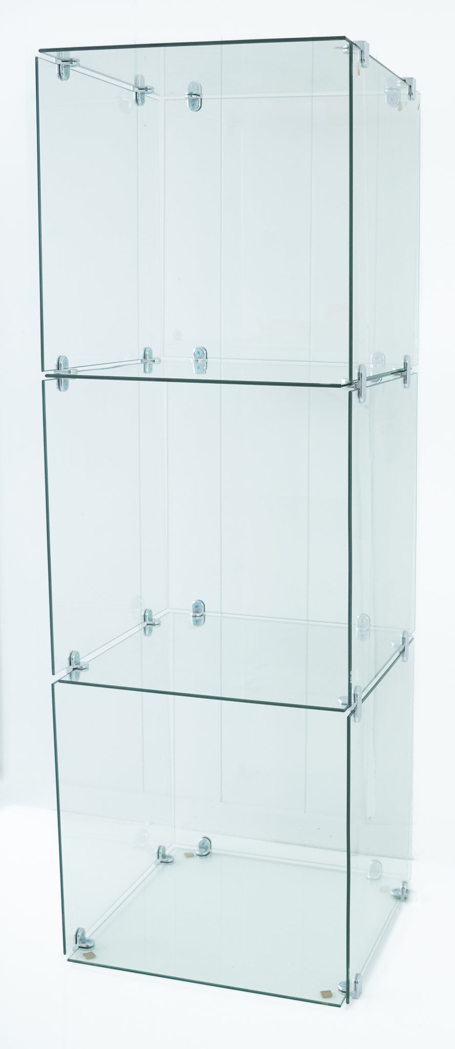 Customizable Glass Display Cubes