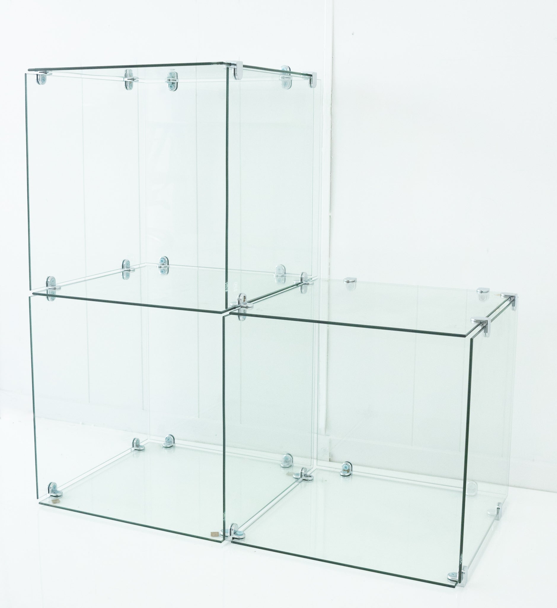 Customizable Glass Display Cubes – Display Cabinets