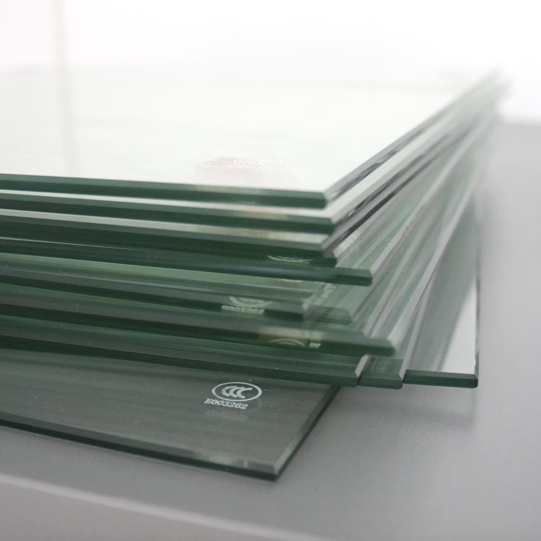 Customizable Glass Display Cubes